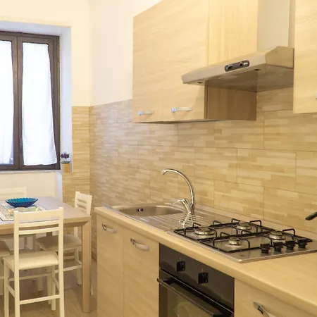 Maran'atha Apartment *